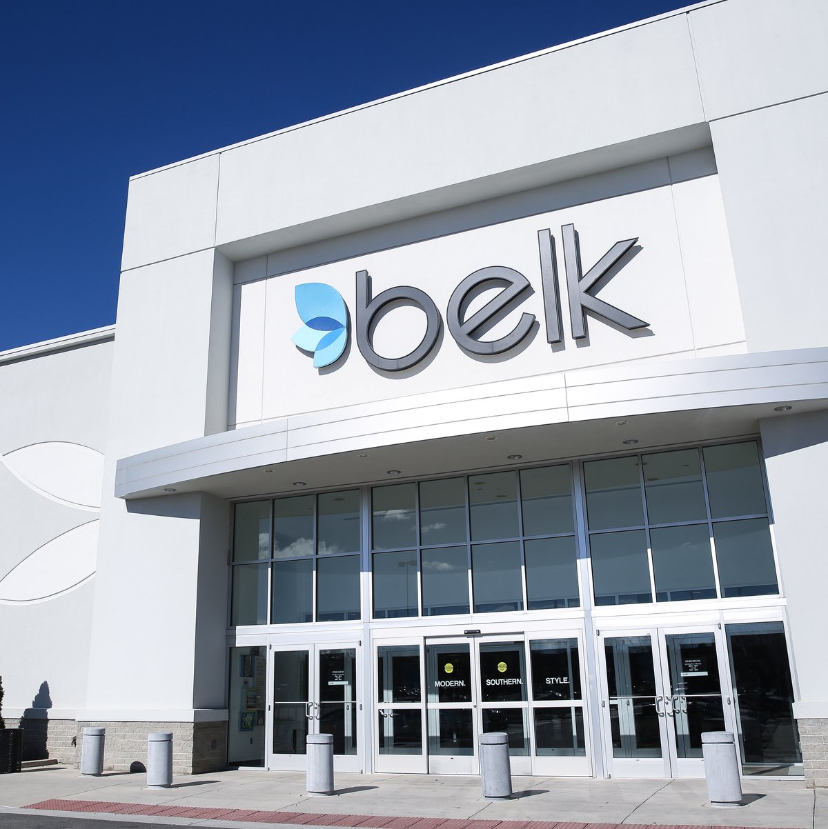 Belk Goes Big in Dallas – Visual Merchandising and Store Design