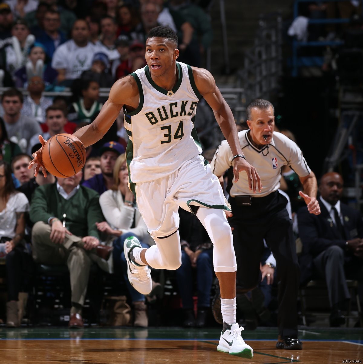 Giannis antetokounmpo cheap nike contract