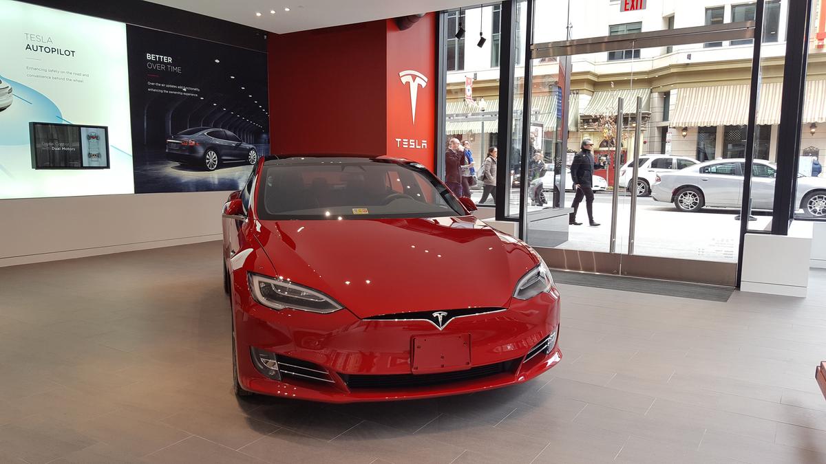 First look: CityCenterDC’s Tesla dealership opening any day now ...