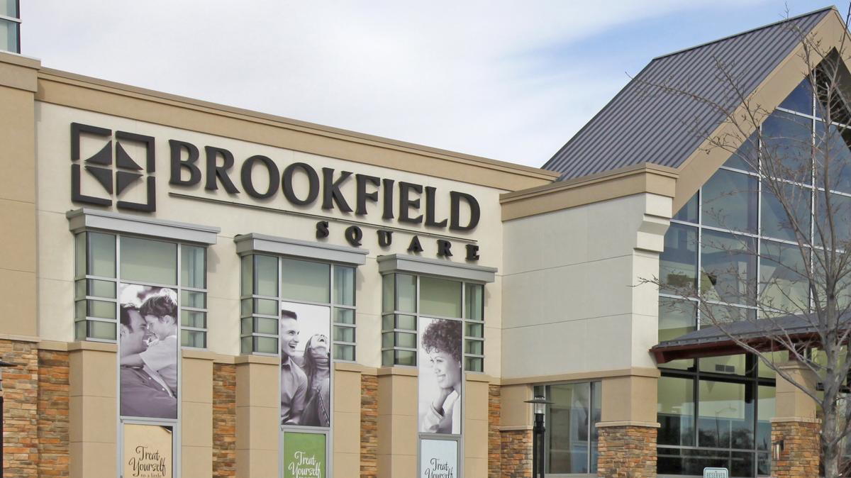 Brookfield Square Owner Eyes Redevelopment Of Sears Space As Store Stays Open Milwaukee 