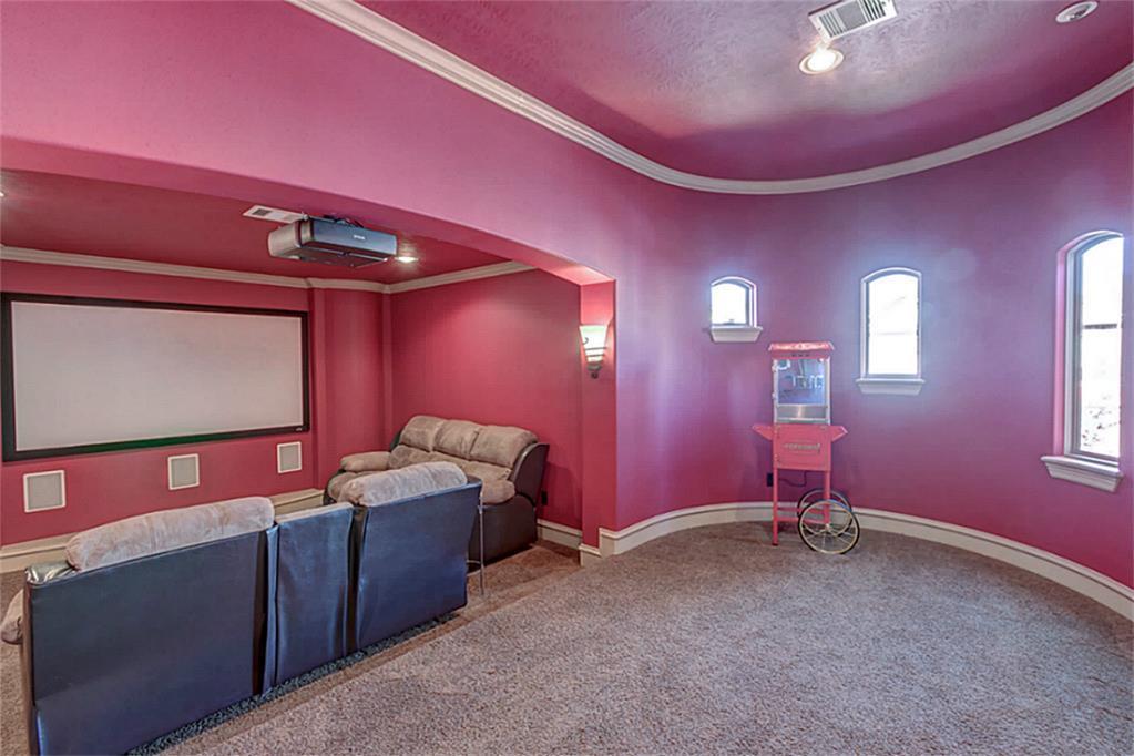 Custom Gem Nestled In the Heart of the Heights Heights/Greater