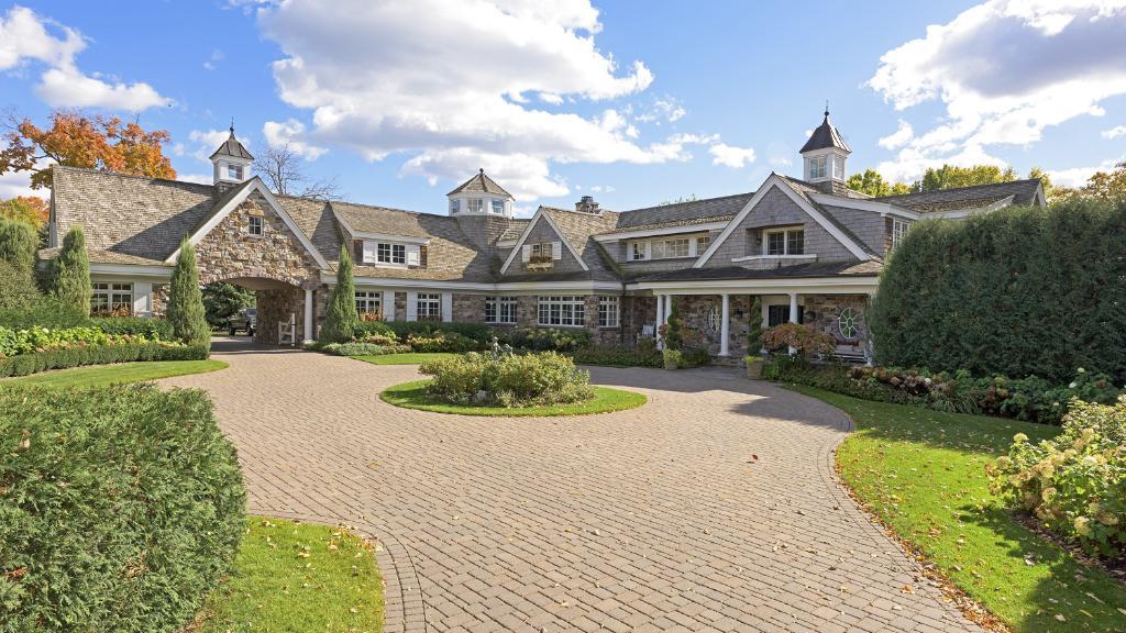 Dream Homes Lakeshore estate in Orono listed for 9.5 million