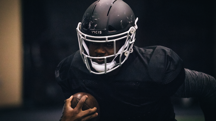 The Zero1 Flexible Football Helmet May Save Players' Brains