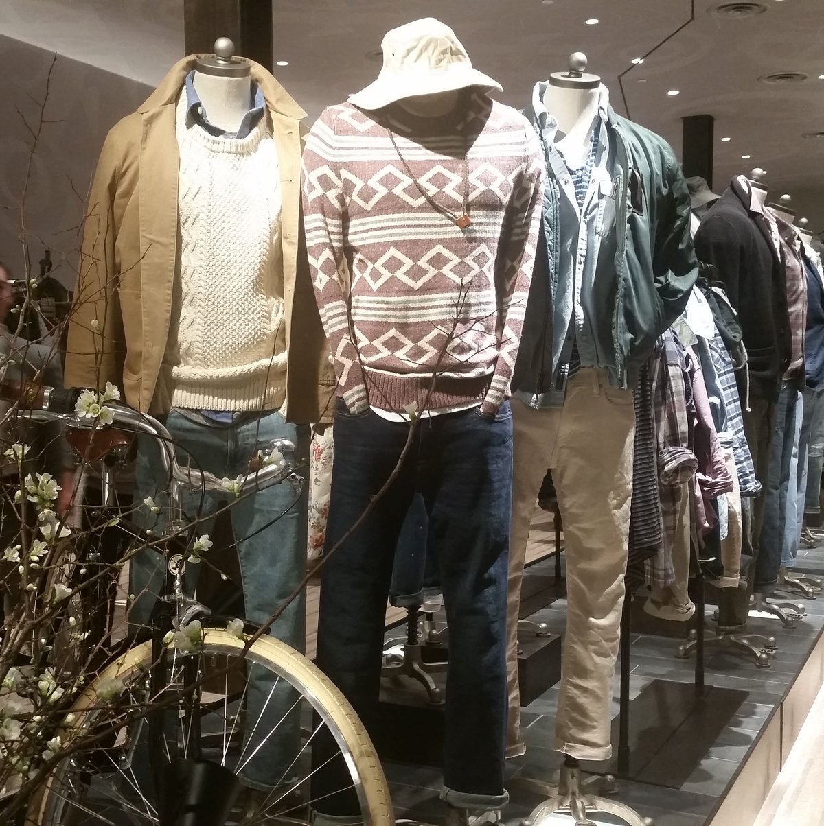 Authentic Moment Man Abercrombie \u0026amp;amp; Fitch cologne - a fragrance for  men 2022, image size:1200x1204