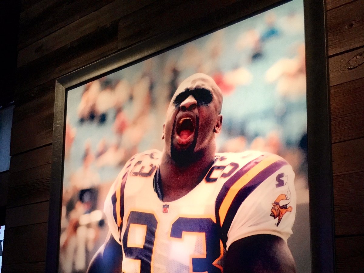 Restaurant named for former Viking John Randle opens – Twin Cities