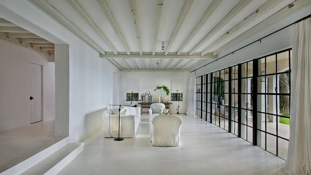 Calvin Klein sells Miami Beach mansion - South Florida Business Journal