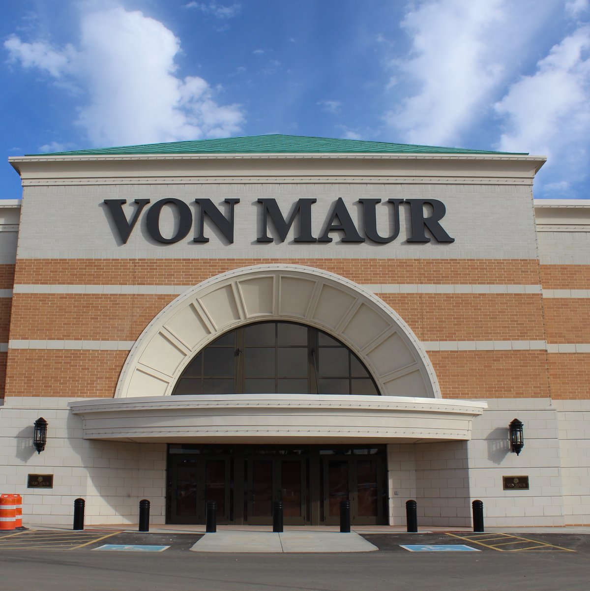 Von Maur reopening its store in Brookfield during the coronavirus