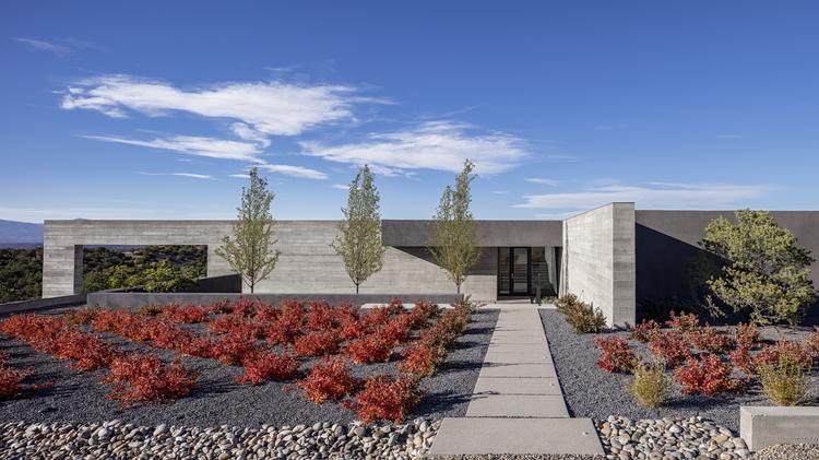 Exterior view of the Sundial House. Photos courtesy of John Quale.