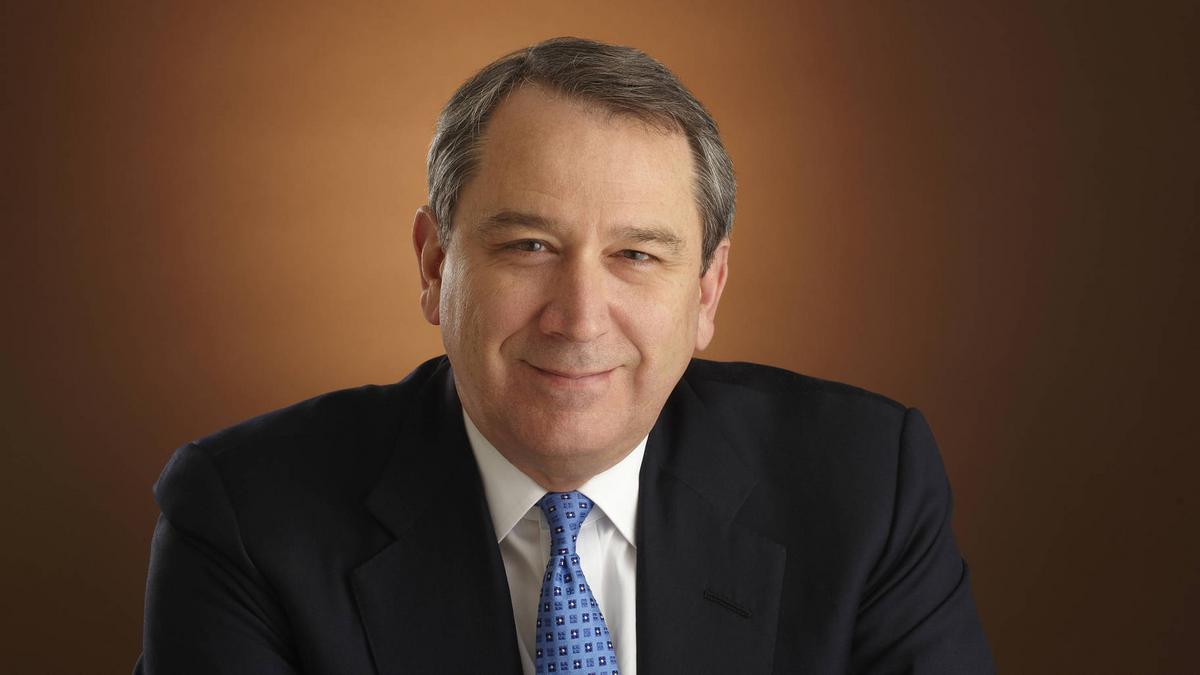 Wells Fargo hires new top lawyer, Allen Parker, to be based in S.F. and