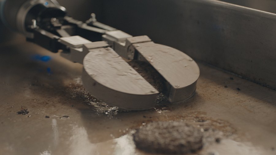 AI-driven robot flips burgers at CaliBurger - L.A. Business First