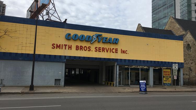 Laz Parking S Smith Bros Service Car Repair In Downtown One Of Downtown Minneapolis Oldest Auto Repair S Is Now A Parking Garage