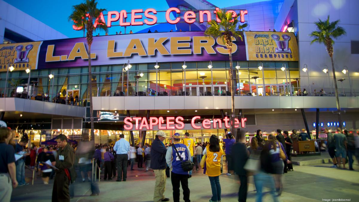 Woman shopping at the Lakers store at Staples Center. News Photo