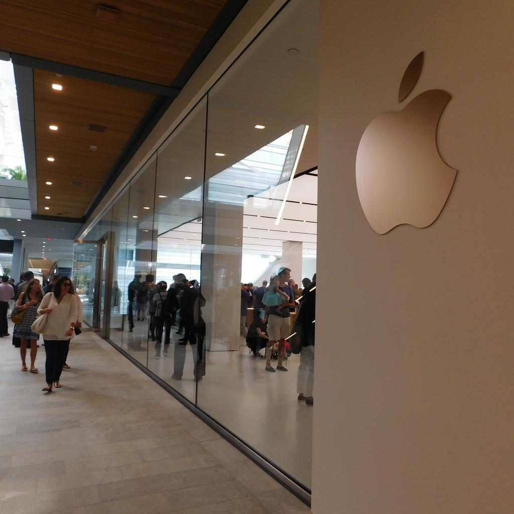 Miami Beach Apple Store Build-Out Stalled