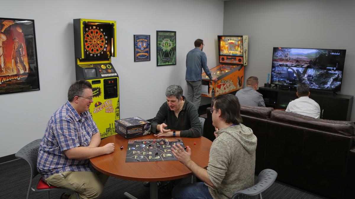 Milwaukee's Coolest Offices: Game room, cafe part of SafeNet Consulting -  Milwaukee Business Journal