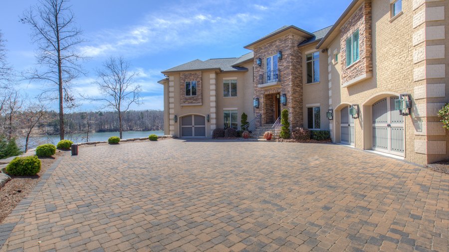 Recent auction of lakefront estate sets realestate record in Troutman