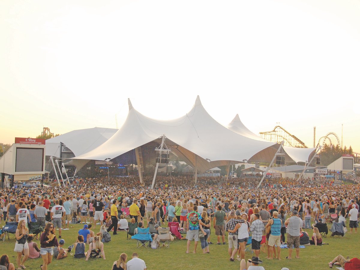 Darien Lake amphitheater celebrates 25 years of concerts in Upstate NY -  Buffalo Business First