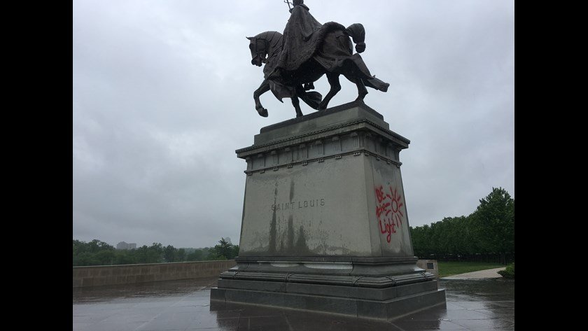 kinglouis3*900xx840-473-0-0.jpg