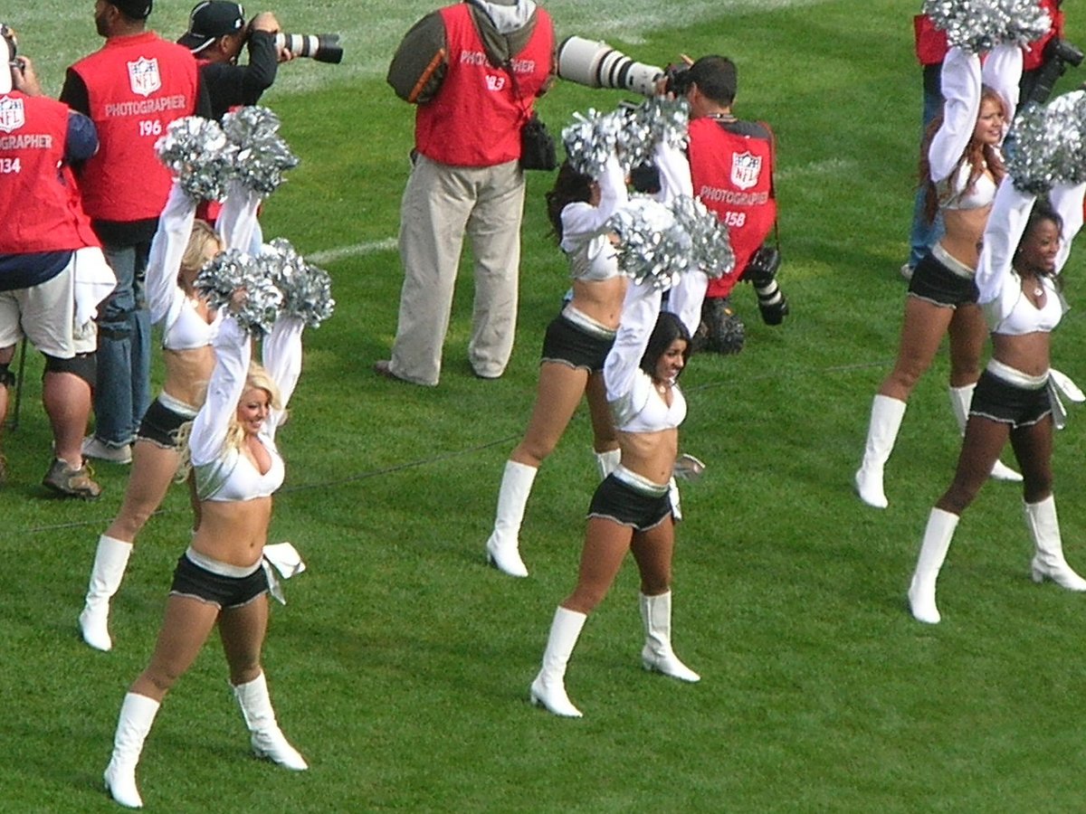 Settlement on behalf of New York Jets Cheerleaders in Lawsuit for Wage Theft