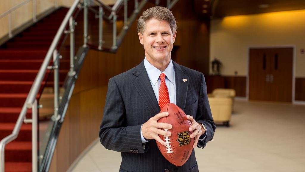 Meet the Dallas billionaire responsible for the Kansas City Chiefs