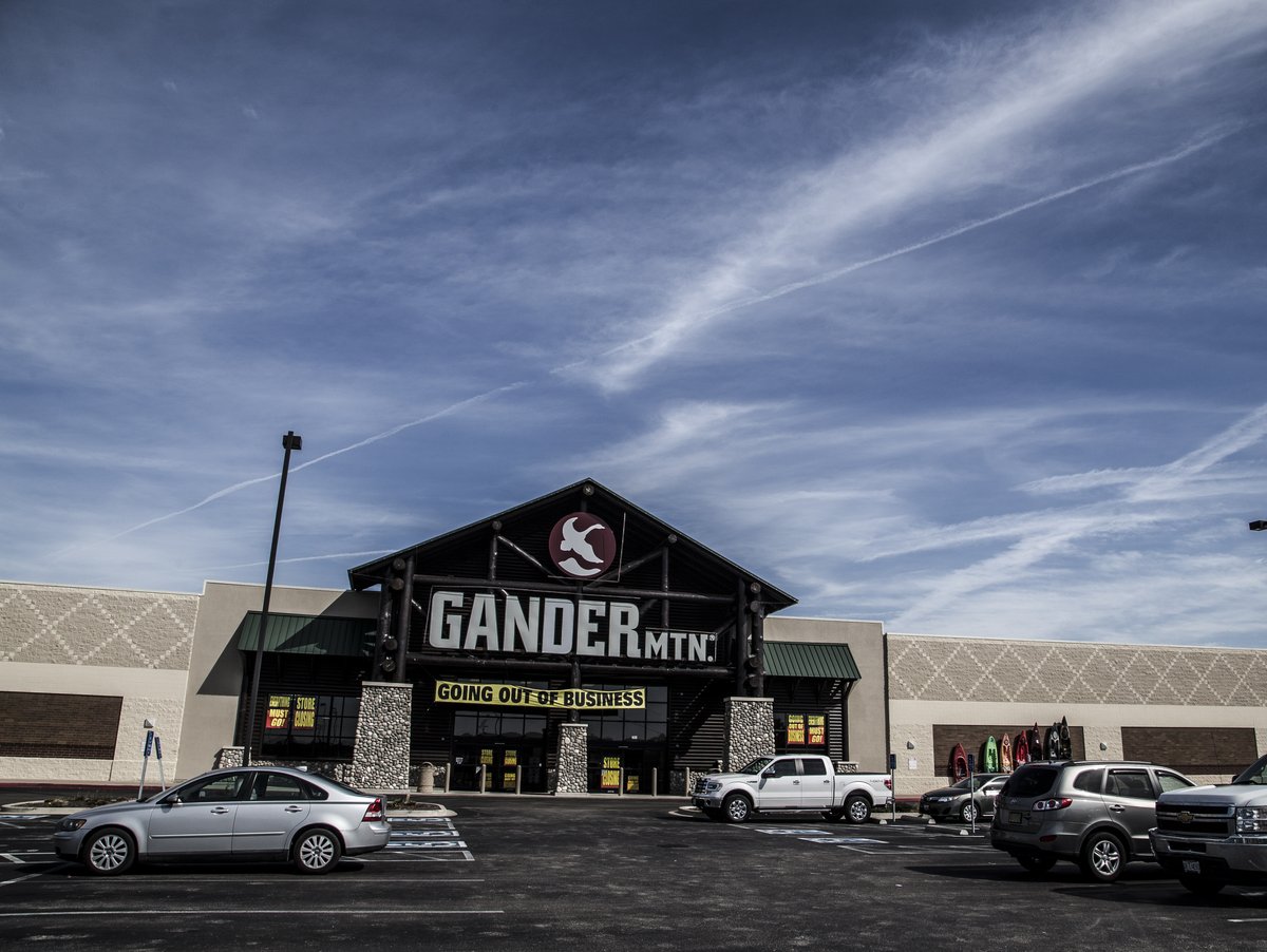 Gander Mountain holds going out of business sales, But some stores will  remain - Minneapolis / St. Paul Business Journal