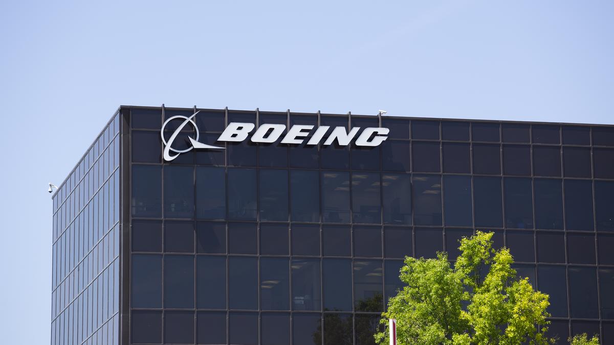 Boeing posts $6B quarterly loss as union votes on new contract - St ...