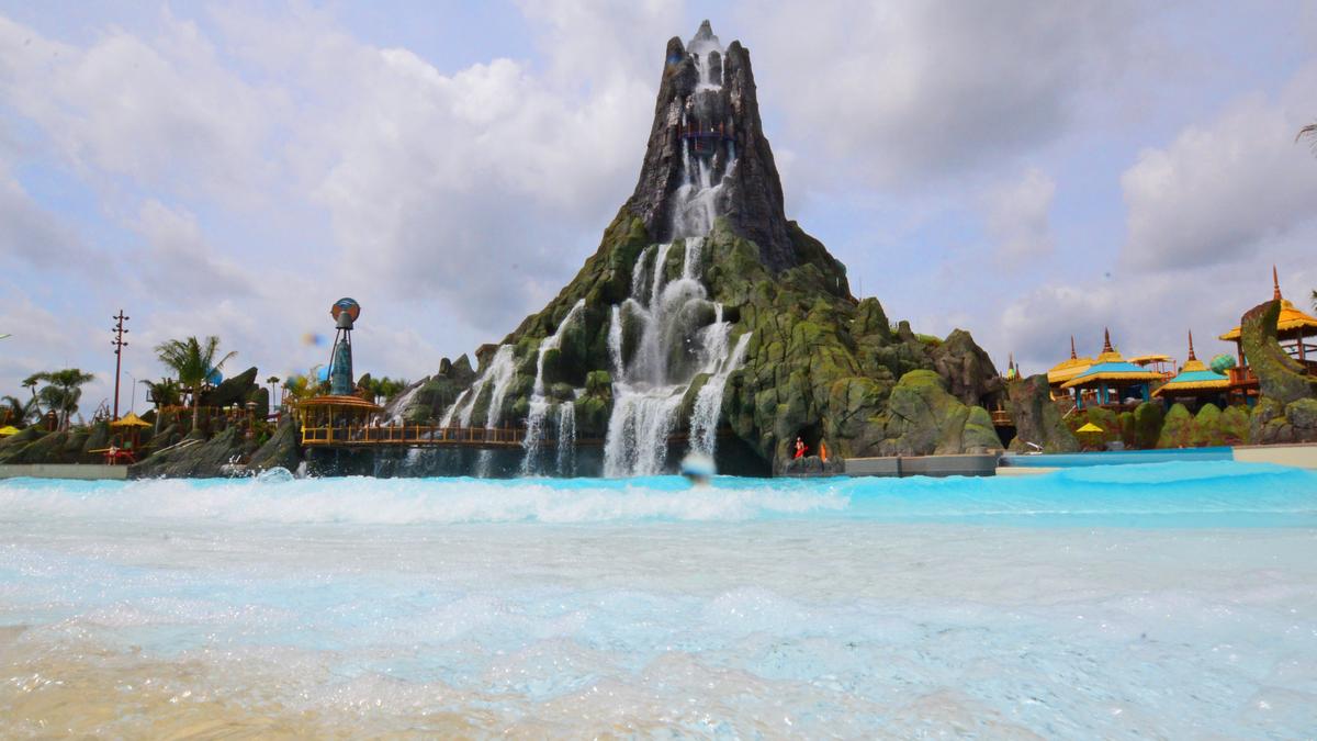 Volcano Bay offers preview to opening day as 3rd Universal Orlando ...