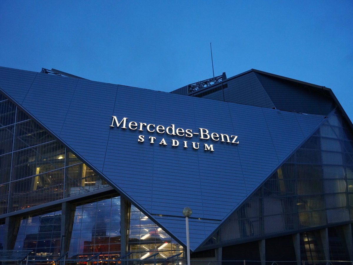 Roof at Mercedes-Benz Stadium in Atlanta finally open for business – The  Denver Post