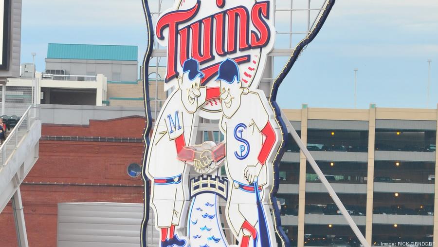 Target Field Staff Places Paper Bags over Minnie and Paul's Heads -  Intentional Balk - Twins Daily