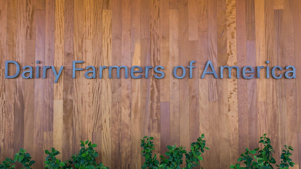Dairy Farmers of America acquires two processing facilities from SmithFoods Kansas City
