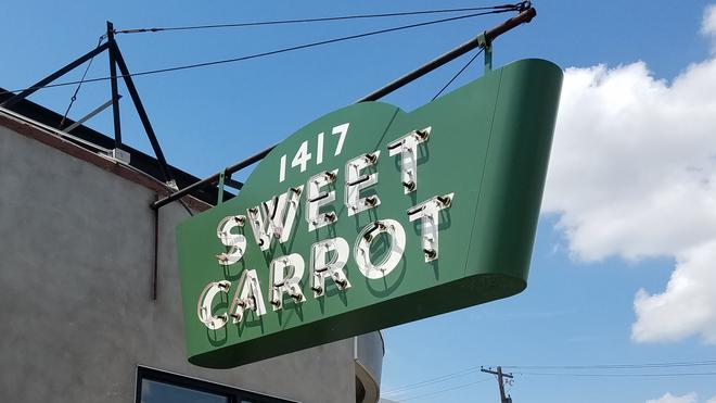 sweet-carrot-sign-1-dje*660xx2676-1508-0-143.jpg