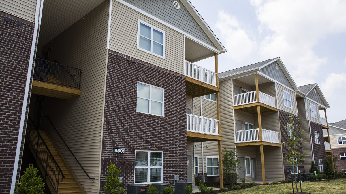 Willard at Preston Crossing apartment complex shows off first units