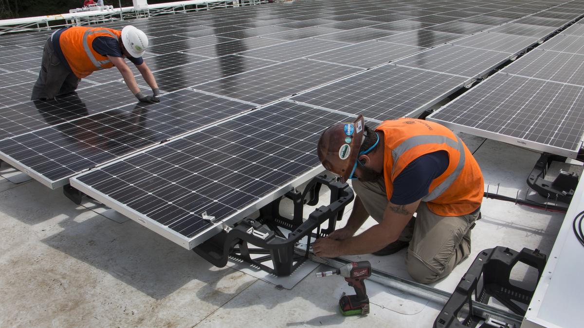 Despite SolarWorld's near collapse, Oregon's solar industry booms