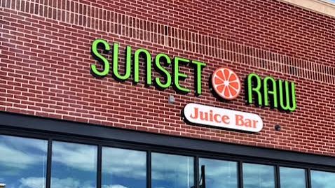 New smoothie & juice bar opens in Wegmans Plaza