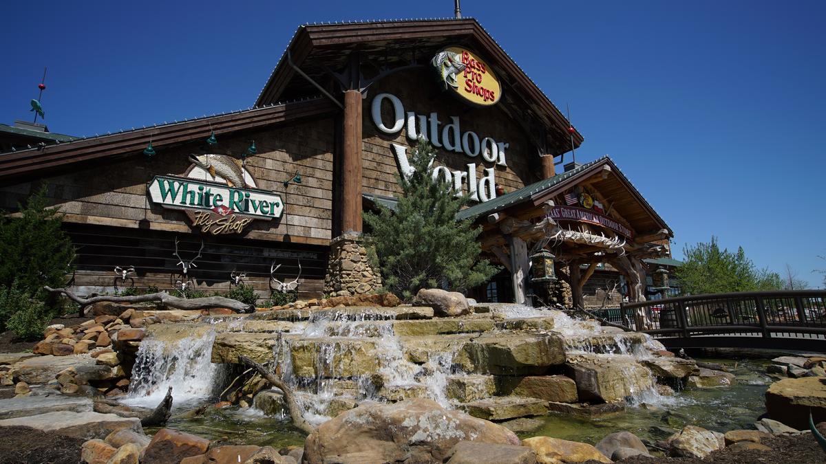 Bass Pro Shops moves step closer to buying Cabela's for 5 billion
