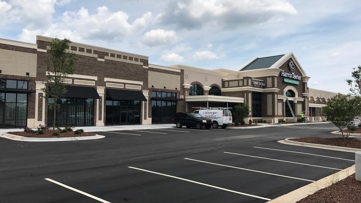 New retailers announced for Harris Teeter anchored center 
