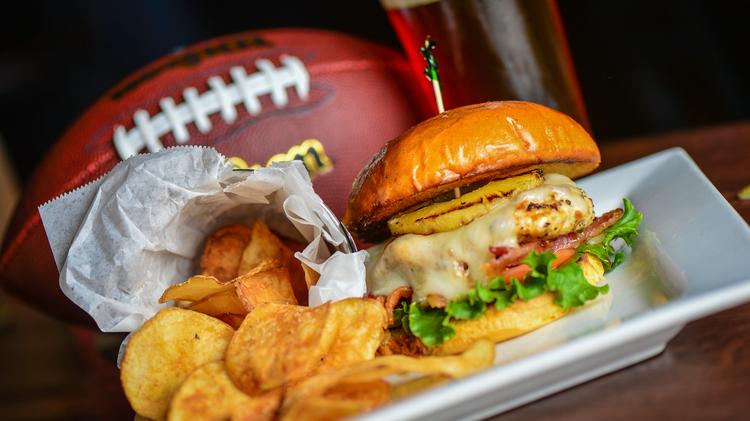 Cold Beers And Cheeseburgers In Peoria Scottsdale Phoenix Cold Beers Cheeseburgers Plans To Add Two New Restaurants In The