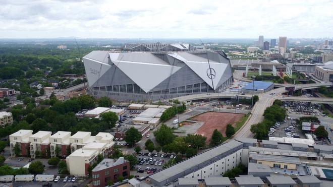 Mercedes-Benz Stadium Roof Close Timelapse 