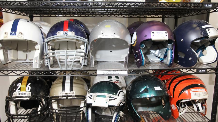 Kansas City Chiefs' Alex Smith Wears Vicis Helmet And For Good Reason