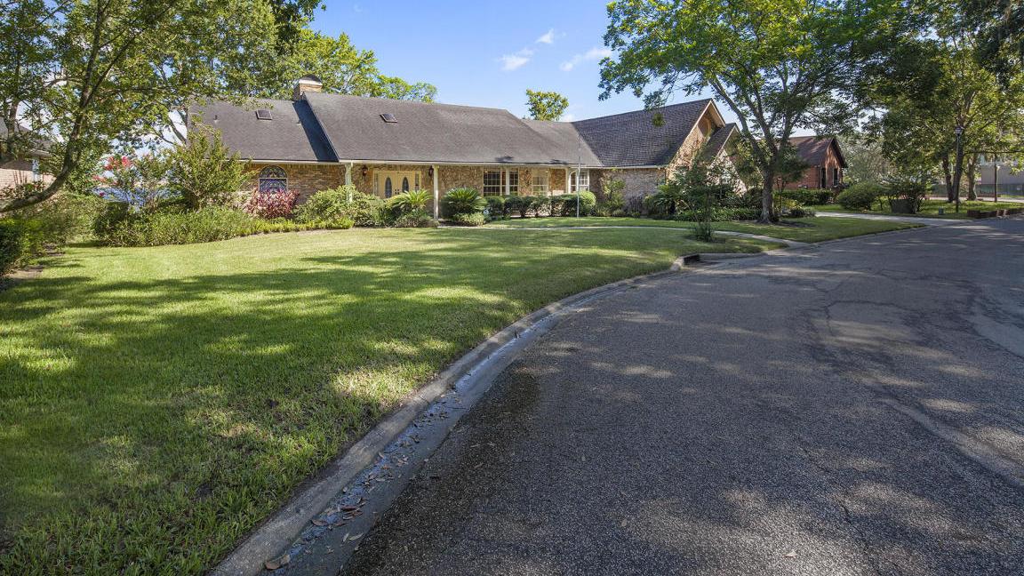 Riverfront home in Jacksonville for sale for 1.1 million