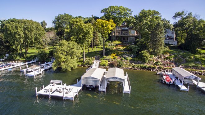 Former Chicago Cubs pitcher Kerry Wood buys Winnetka mansion for nearly $4  million