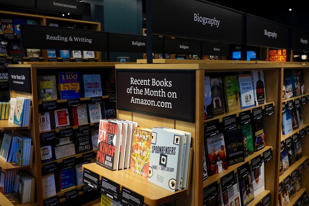 previews San Jose bookstore ahead of Bellevue Square opening  (Photos) - Puget Sound Business Journal