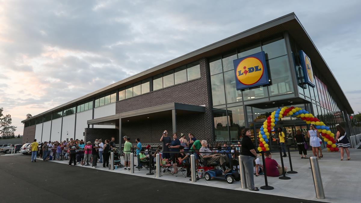 14 Lidl trainers flood  selling for up to £450 - Latest Retail  Technology News From Across The Globe - Charged
