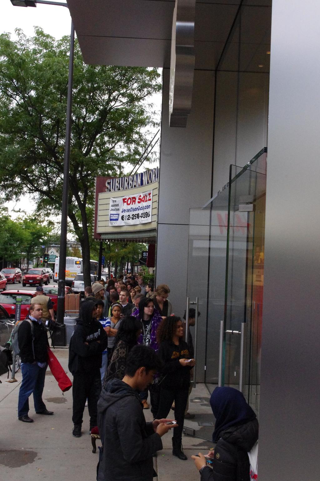 Apple permanently closes Minneapolis store, suffers fire at Las