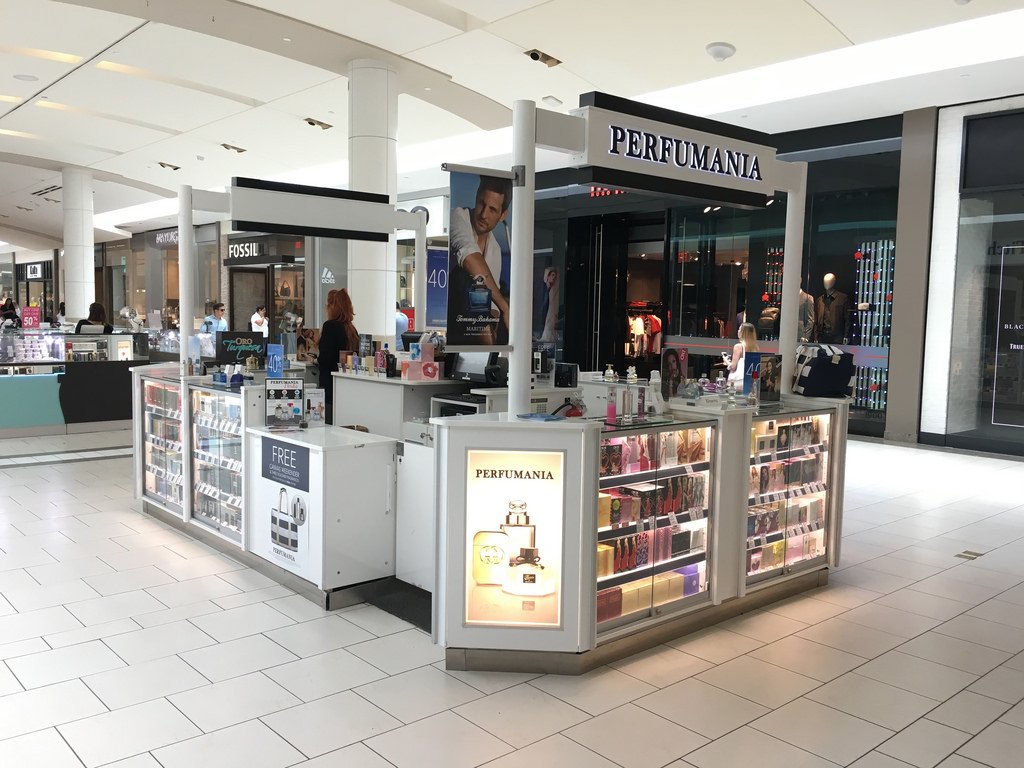 Perfumania to close 64 stores blames declining mall traffic for