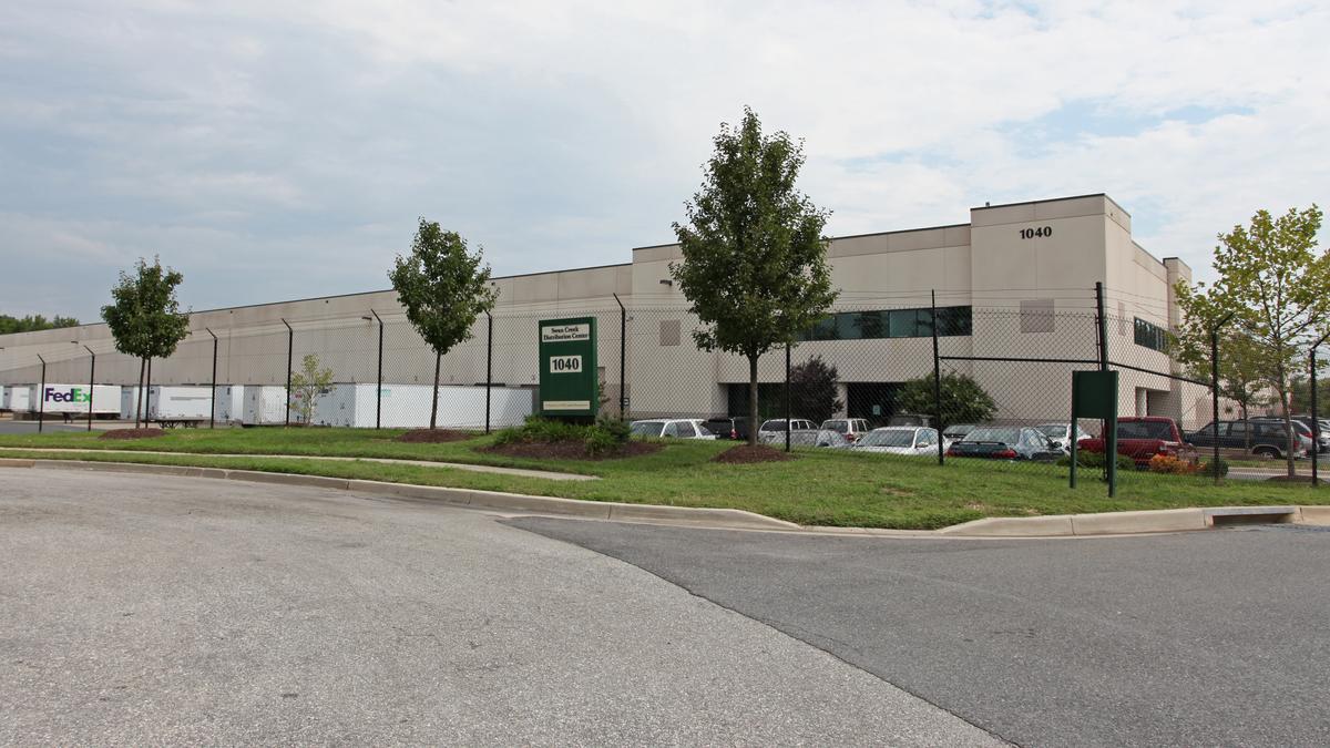 Enjuague bucal hoja Estados Unidos Under Armour lists large warehouse in Glen Burnie for sublease - Baltimore  Business Journal