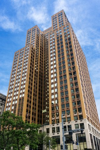 Pittsburgh office tower owned by McKnight Realty Partners lands in ...