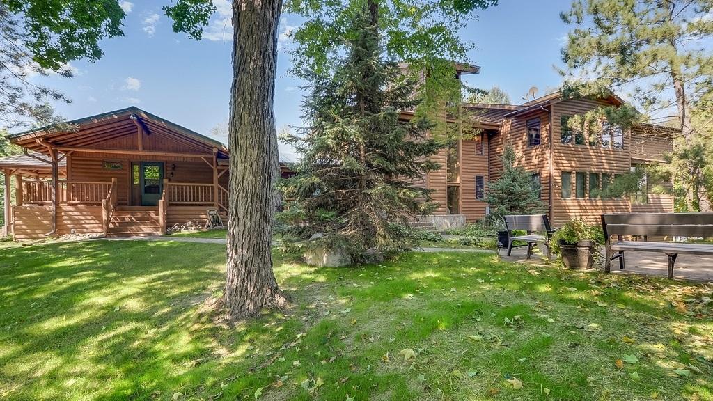 Dream Cabins Leech Lake estate listed for 1.75M has space galore for