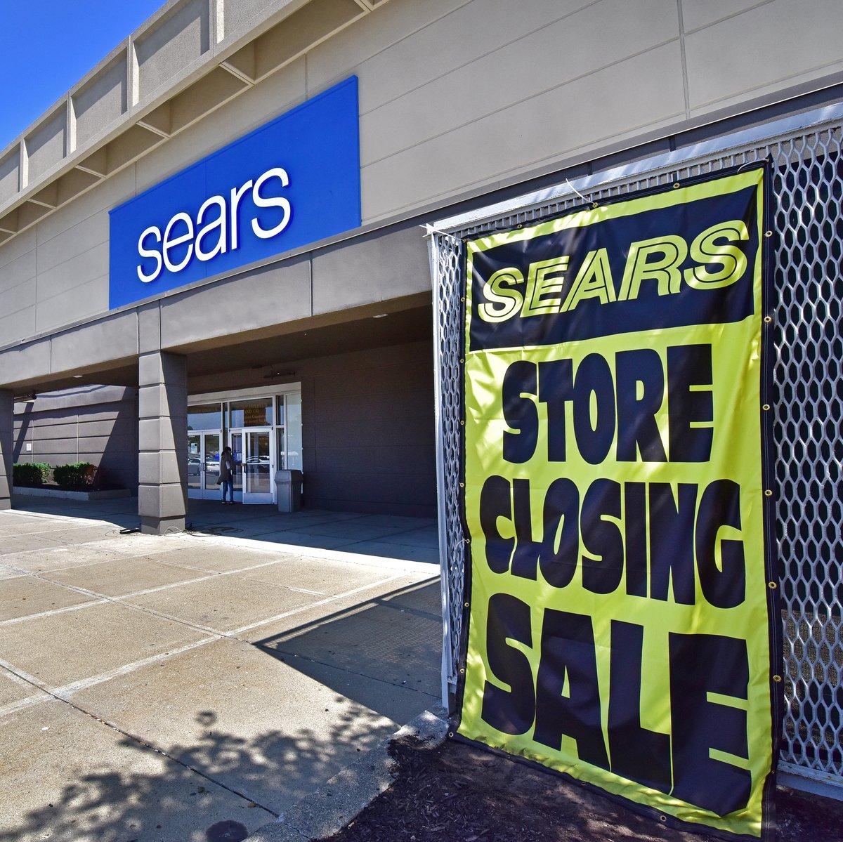 The last Sears department store in Dallas-Fort Worth is closing