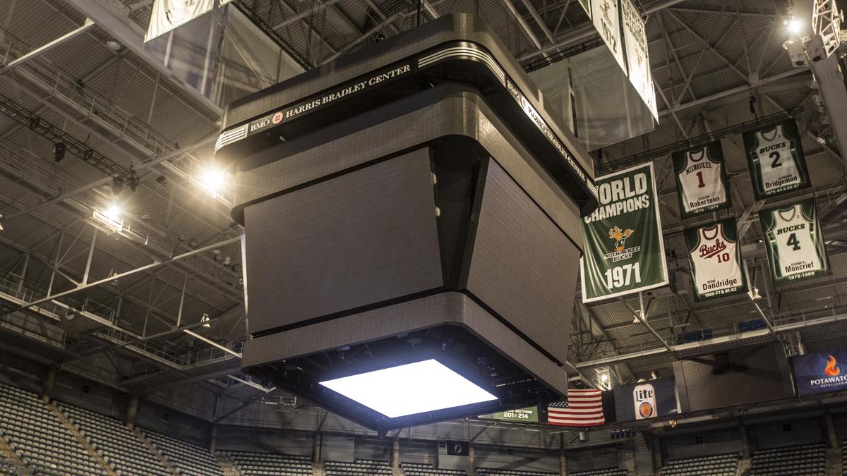 bmo harris bradley center online auction