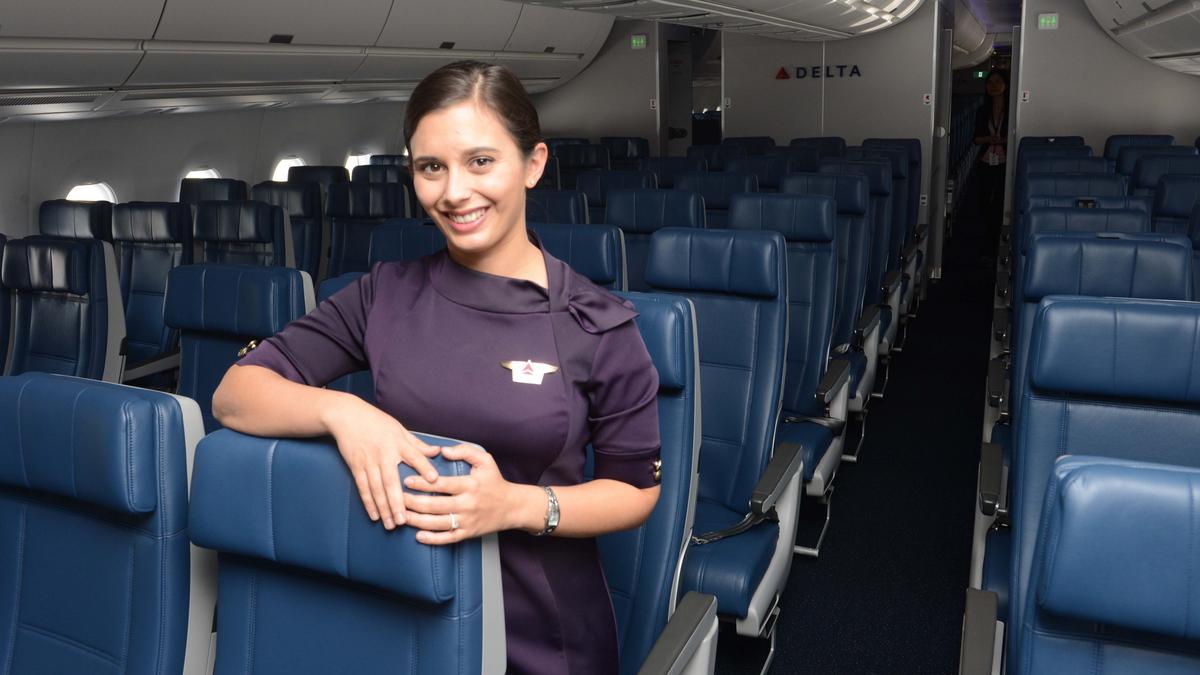 life of delta airlines flight attendant